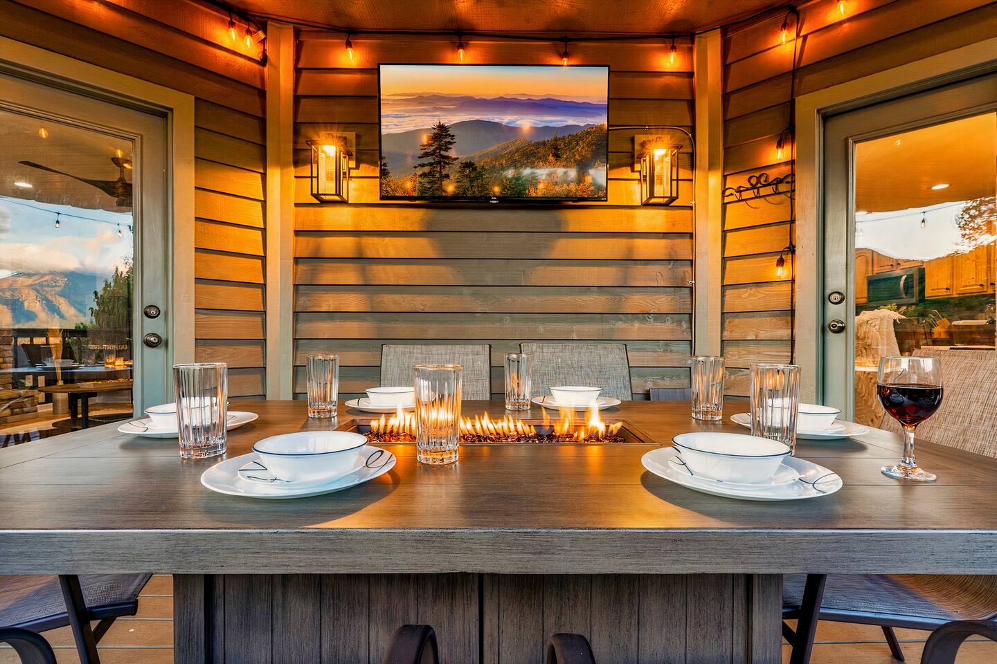 Sunrise Mtn Views, Game Room, Hot Tub, Firepits