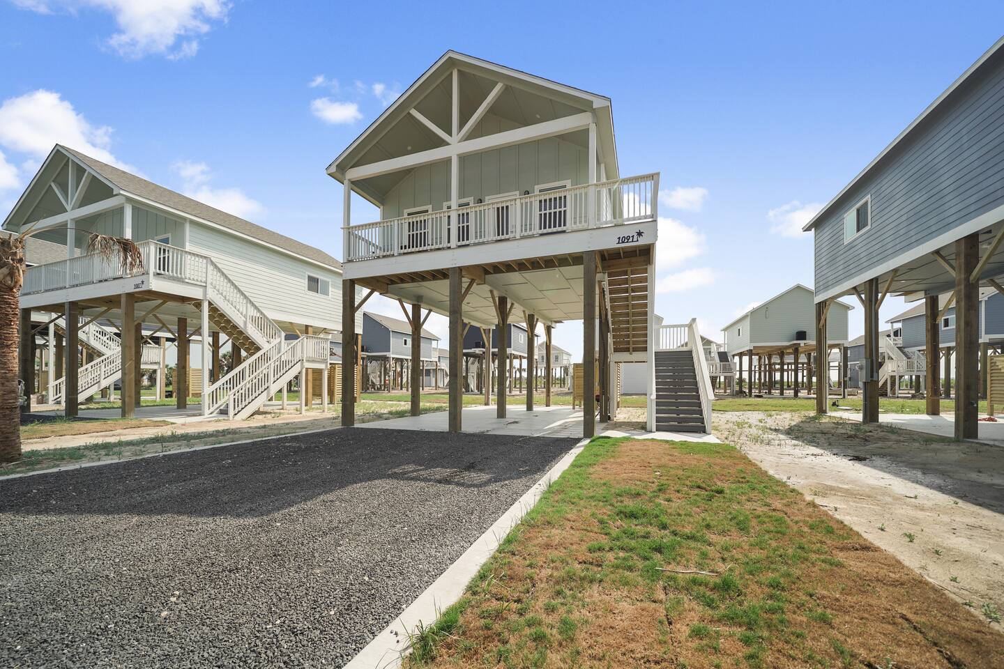 Ocean Views! Pets Welcome! Pool and Playground! — Bolivar Peninsula — vacation rental