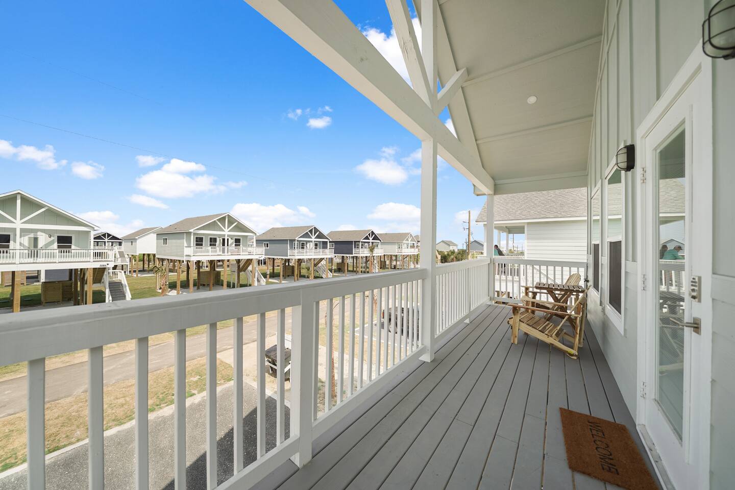 Ocean Views! Pets Welcome! Pool and Playground!