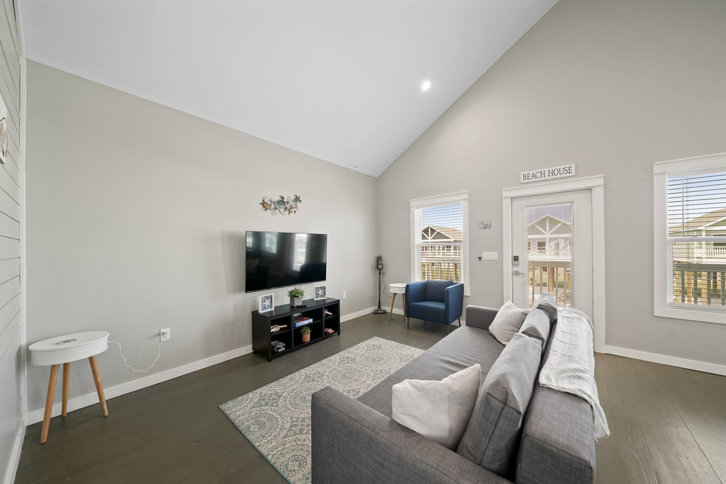 Ocean Views! Pets Welcome! Pool and Playground!