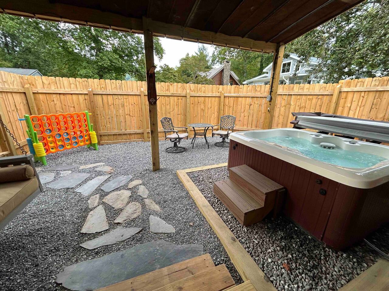Cozy Retreat • Near Town/Train/Breweries • Hot Tub
