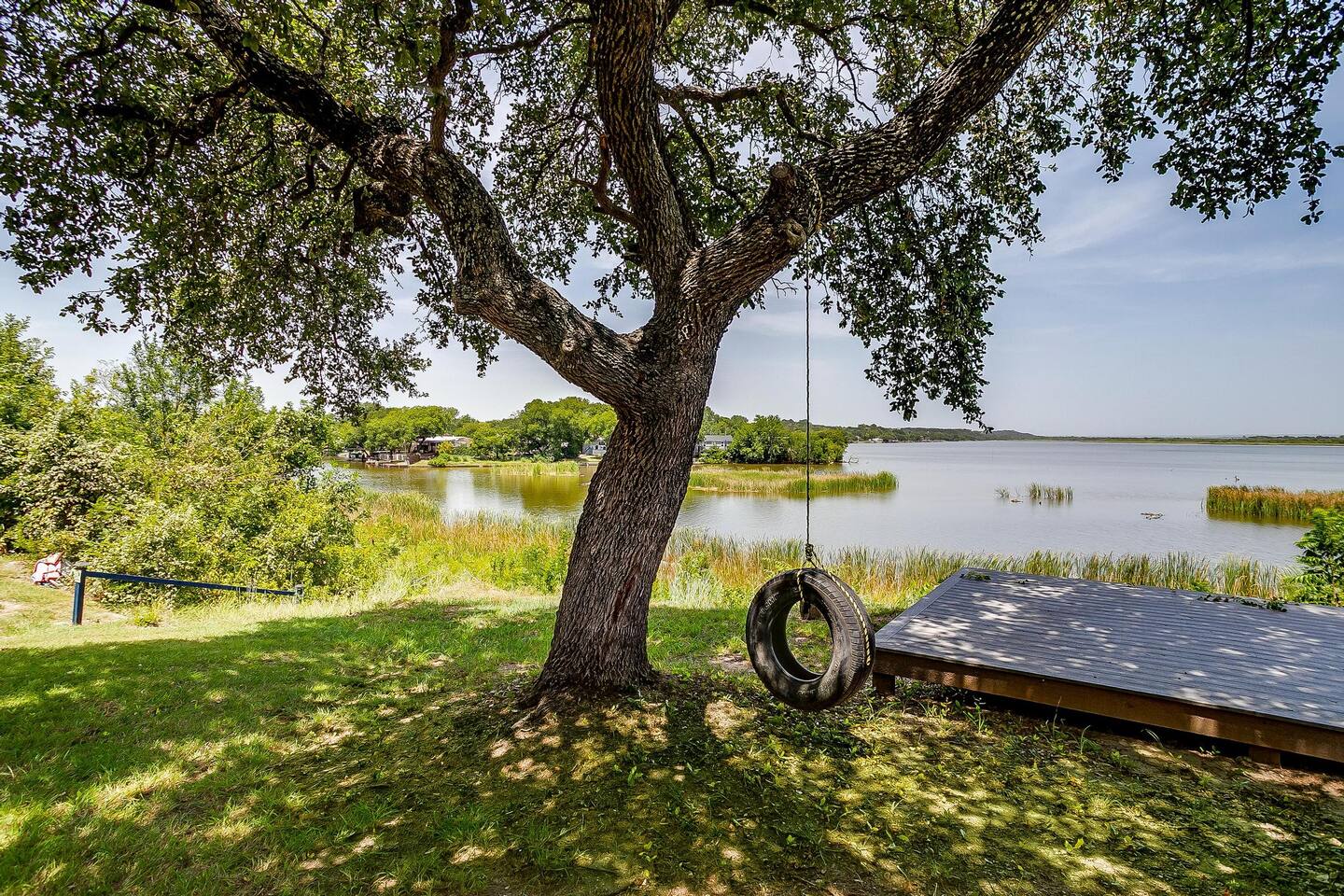 Waterfront 2BR Cabin – Ideal for Traveling Workers