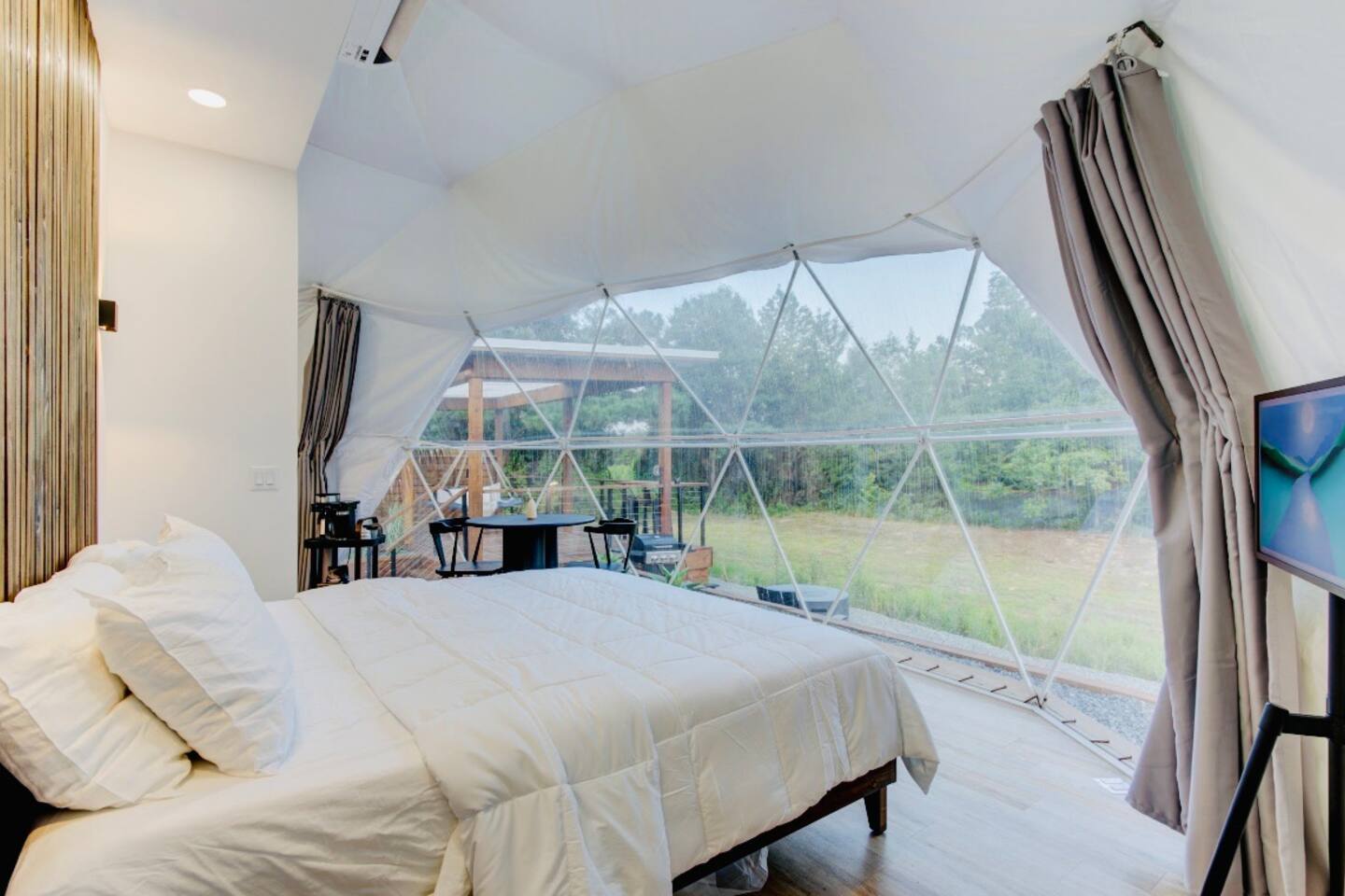 Luxury Glamping Dome “Luna” in Countryside /HotTub