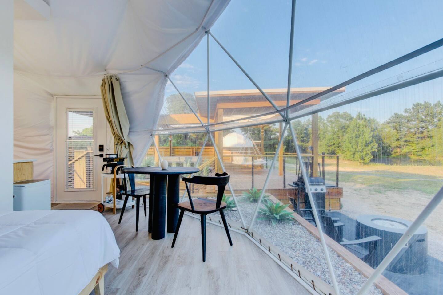 Luxury Glamping Dome “Sol” in Countryside w/HotTub