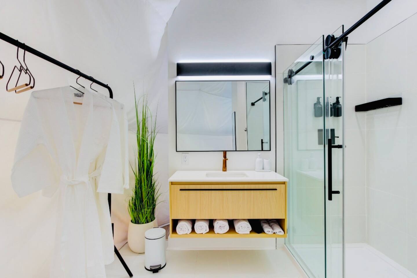 Luxury Glamping Dome “Sol” in Countryside w/HotTub