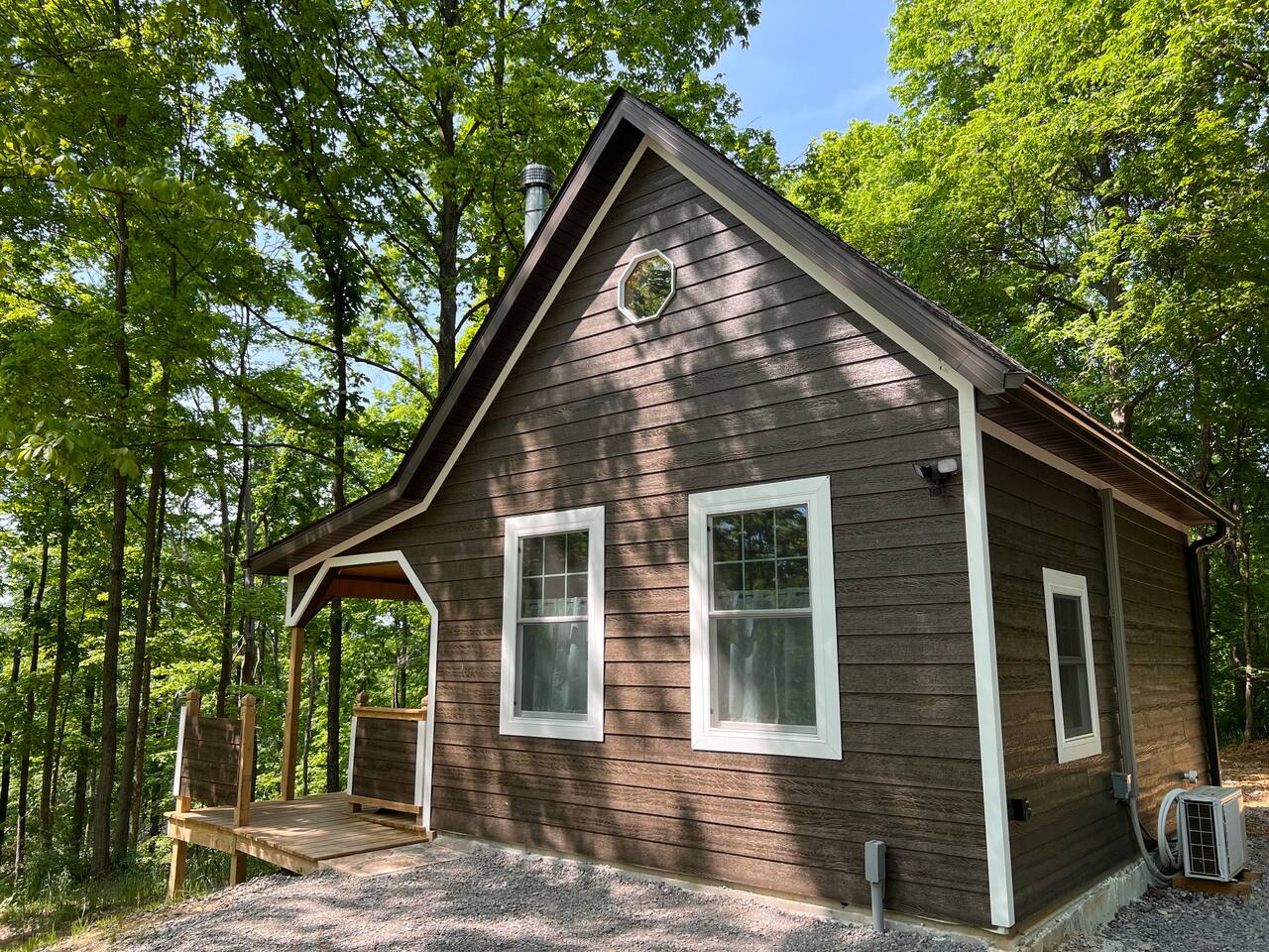 Secluded Cabin*Blue Sky & Shawnee*Pet-Friendly