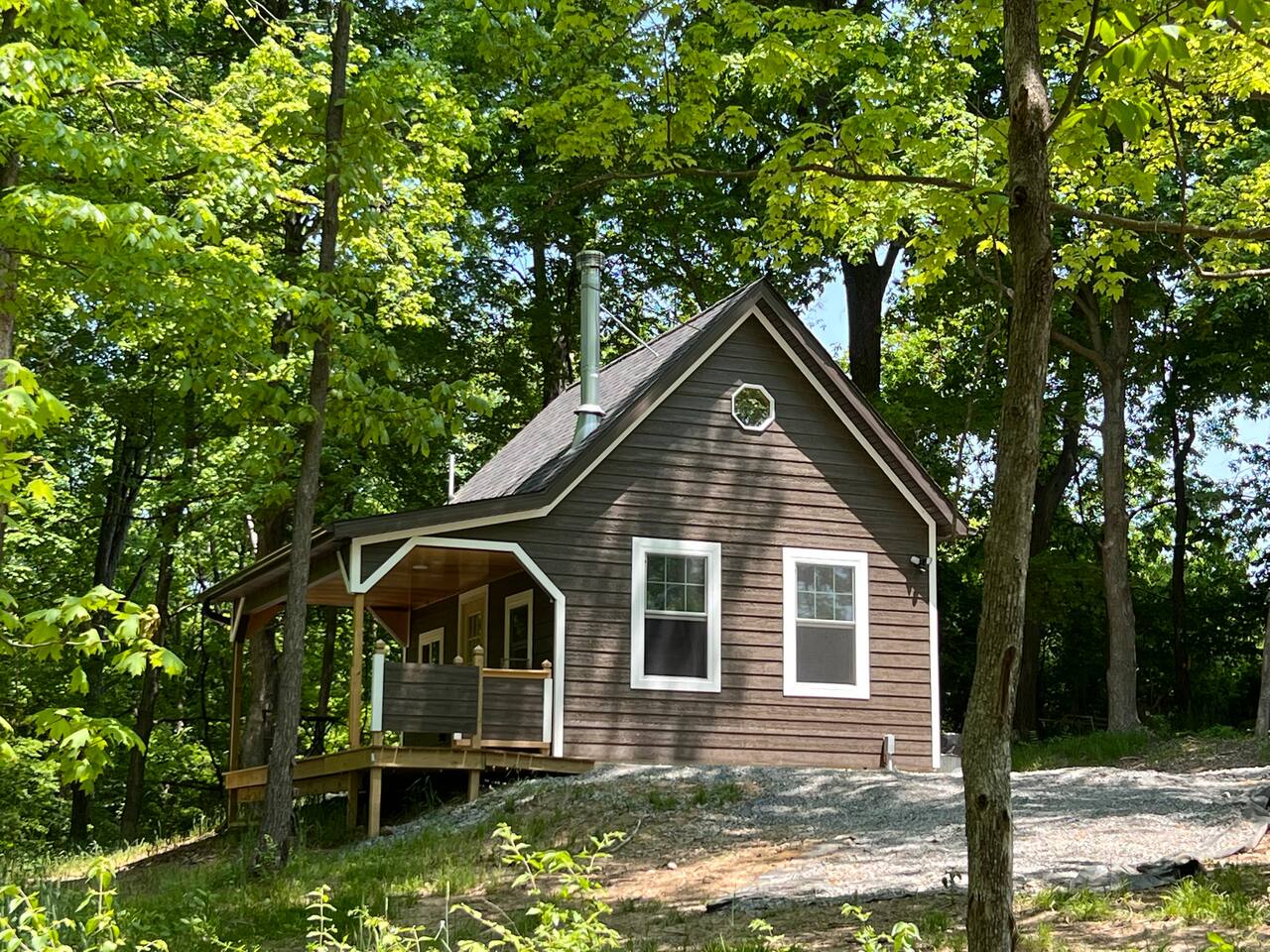 Secluded Cabin*Blue Sky & Shawnee*Pet-Friendly