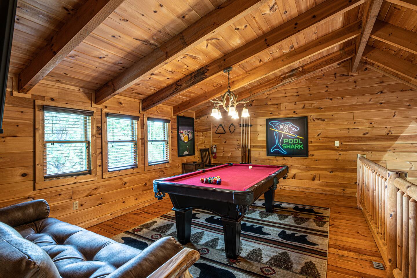 Stunning View Retreat: 3 Kings, Hot Tub, Fire Pit