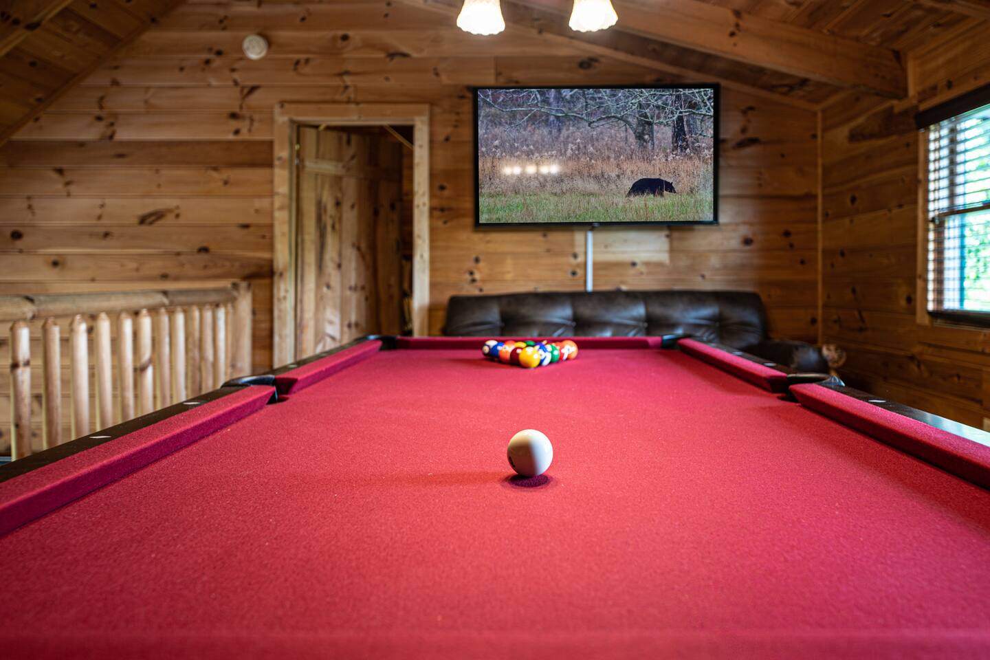 Stunning View Retreat: 3 Kings, Hot Tub, Fire Pit