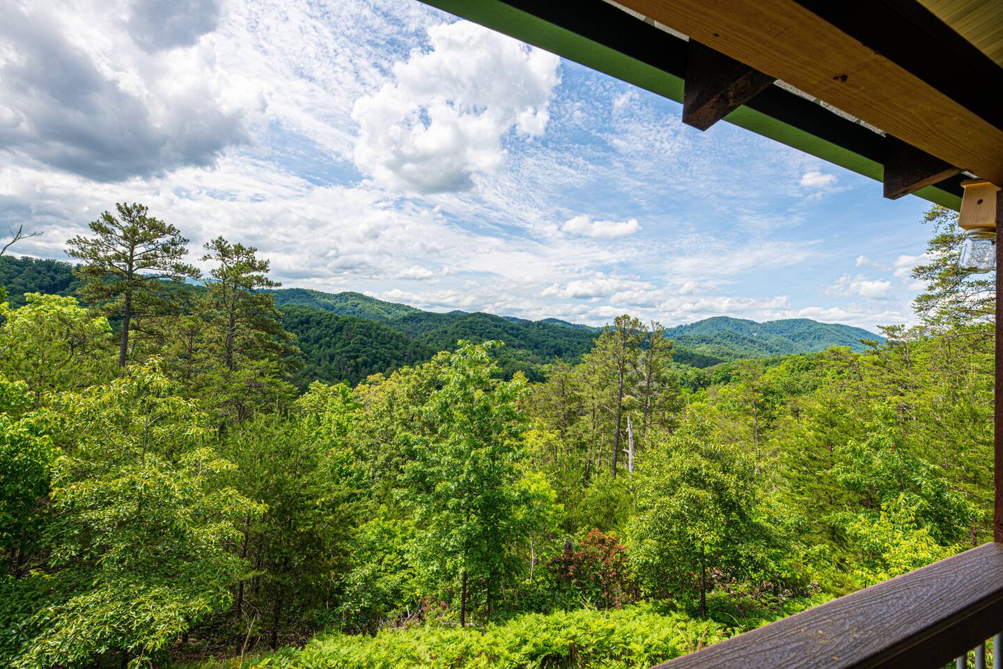 Stunning View Retreat: 3 Kings, Hot Tub, Fire Pit