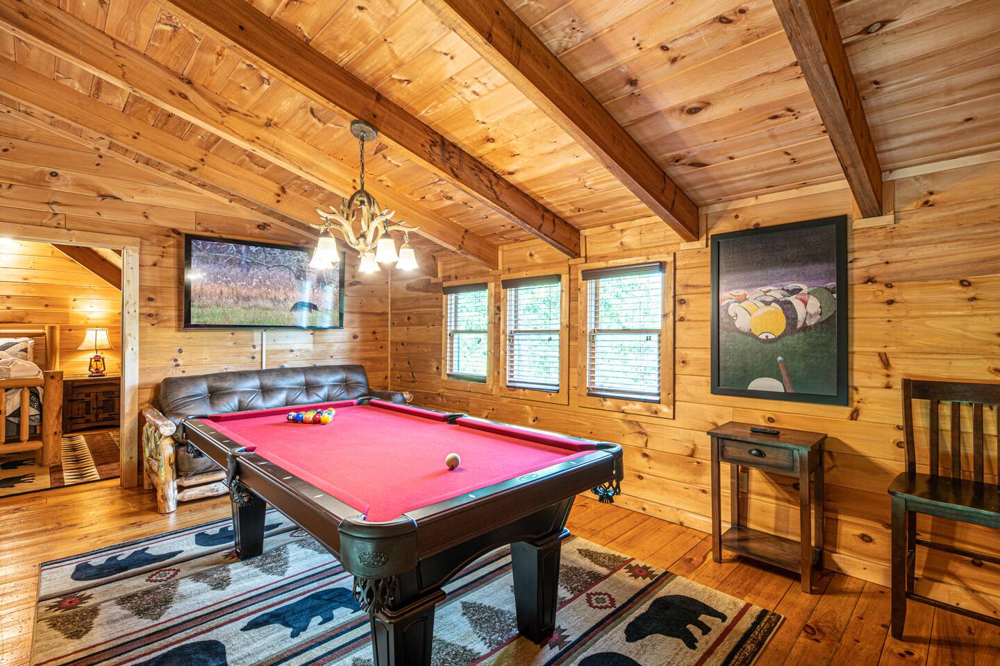 Stunning View Retreat: 3 Kings, Hot Tub, Fire Pit