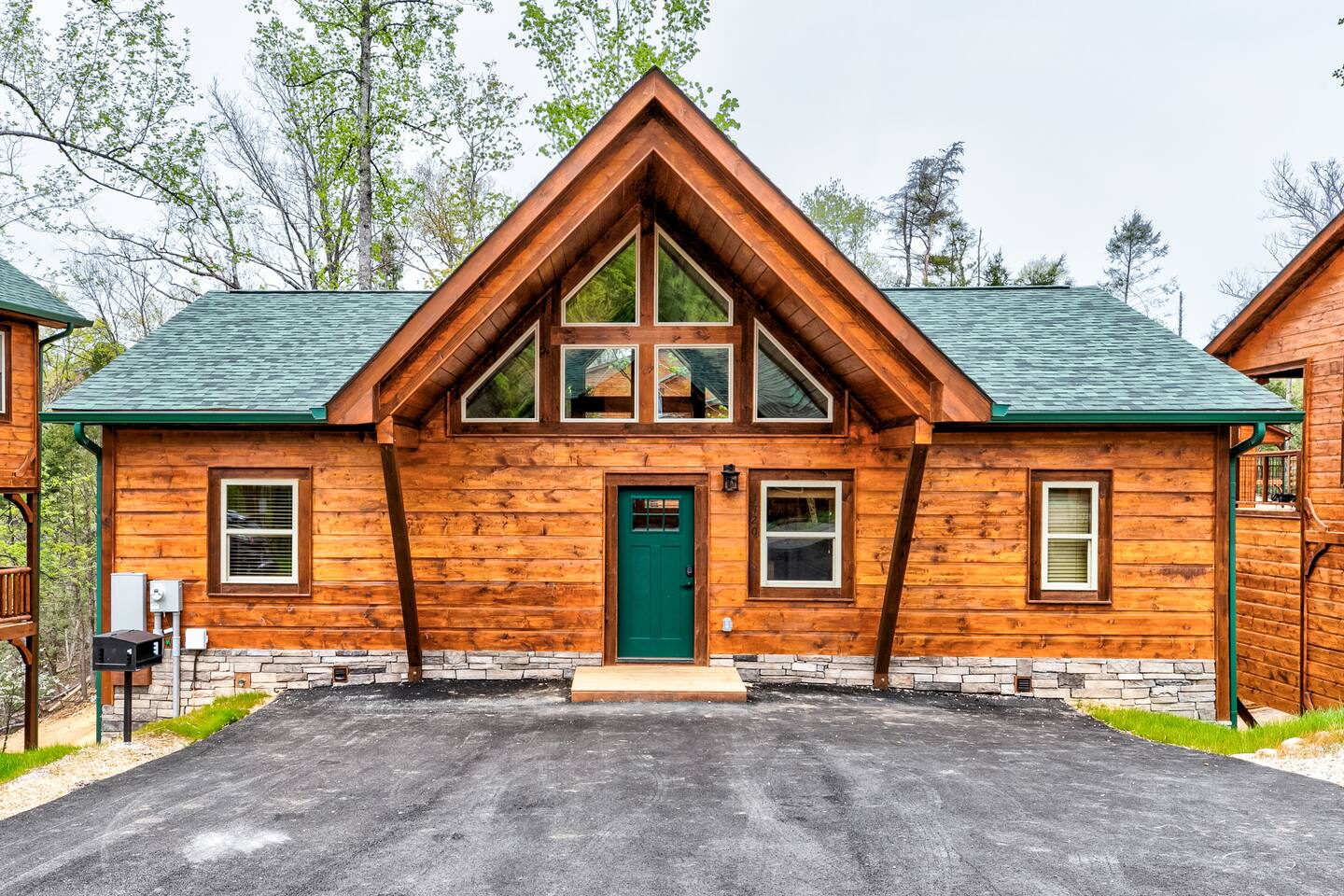 Luxury Family Escape:Hot Tub, Fire Pit, Bear Views — Gatlinburg — vacation rental