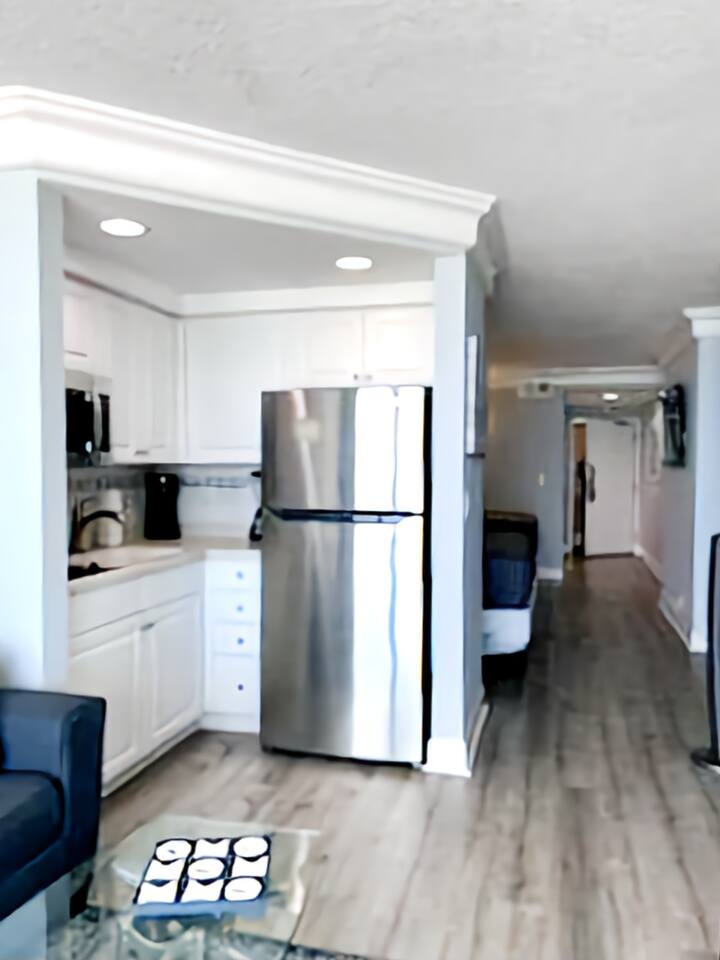 Daytona Beach Oasis Oceanfront balcony 1 bdrm