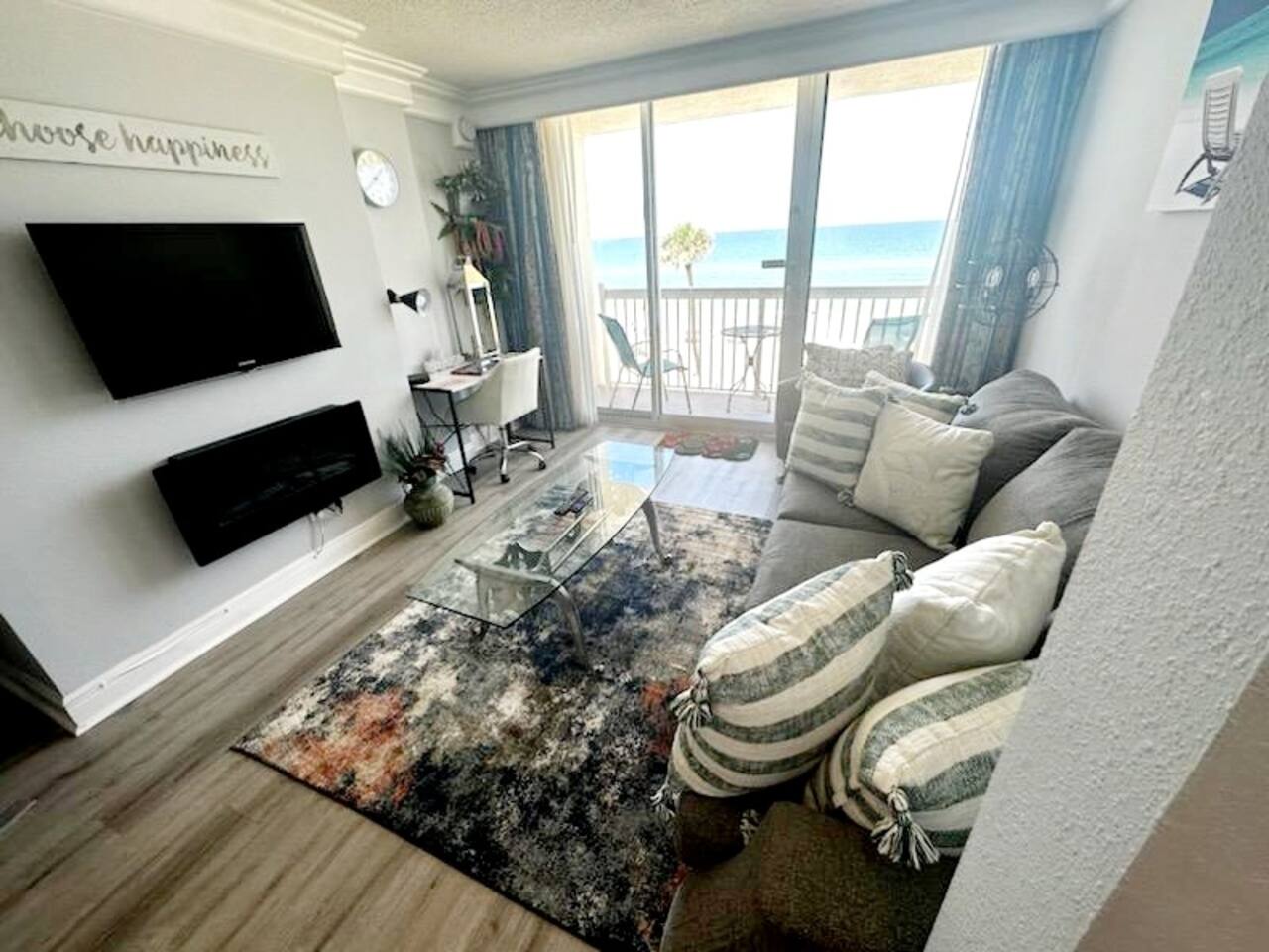 Daytona Beach Oasis Oceanfront balcony 1 bdrm