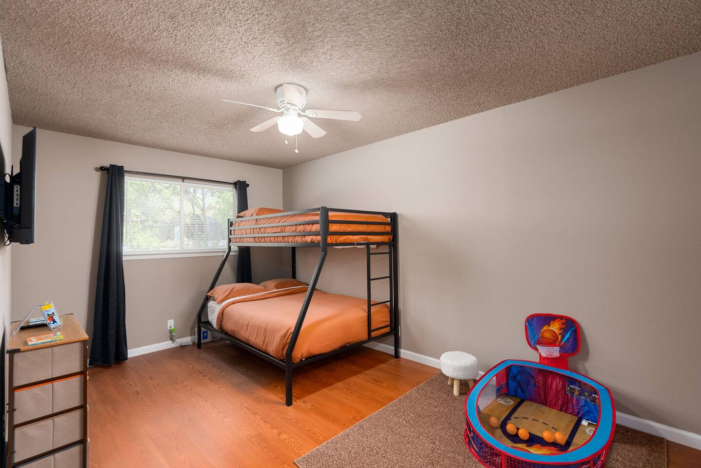 LoneStar FamilyFriendly Bungalow