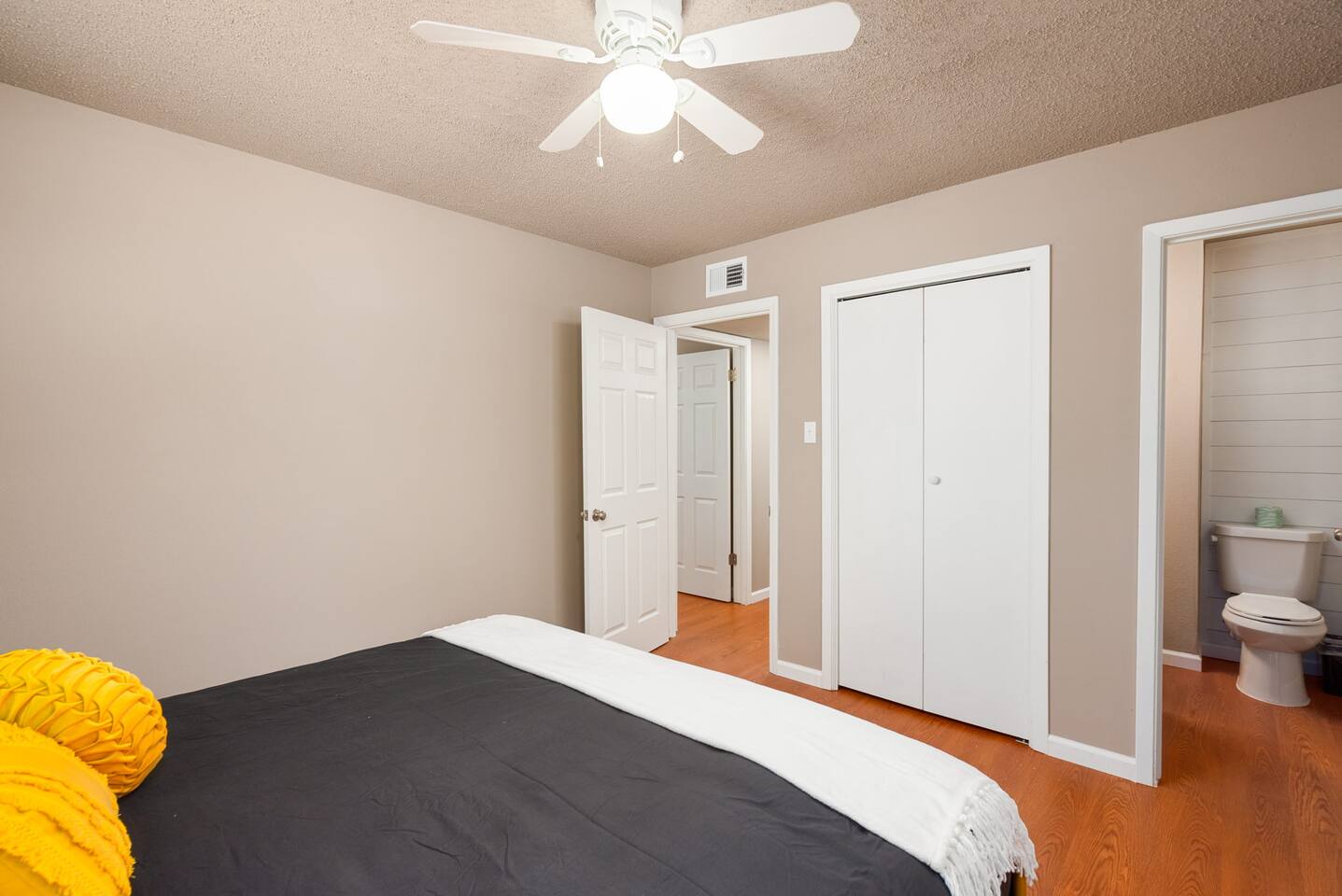 LoneStar FamilyFriendly Bungalow