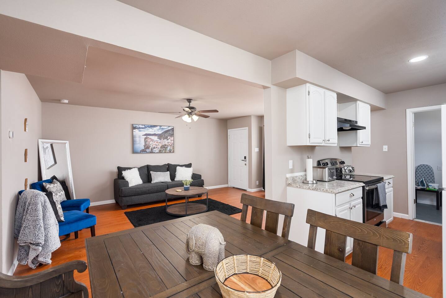 LoneStar FamilyFriendly Bungalow