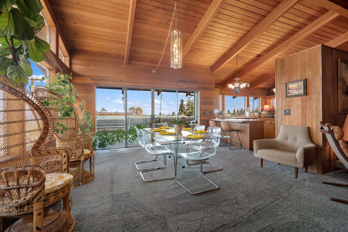 Pacwest Stays Lady Liberty Loft - Hot Tub 3BR/2BA