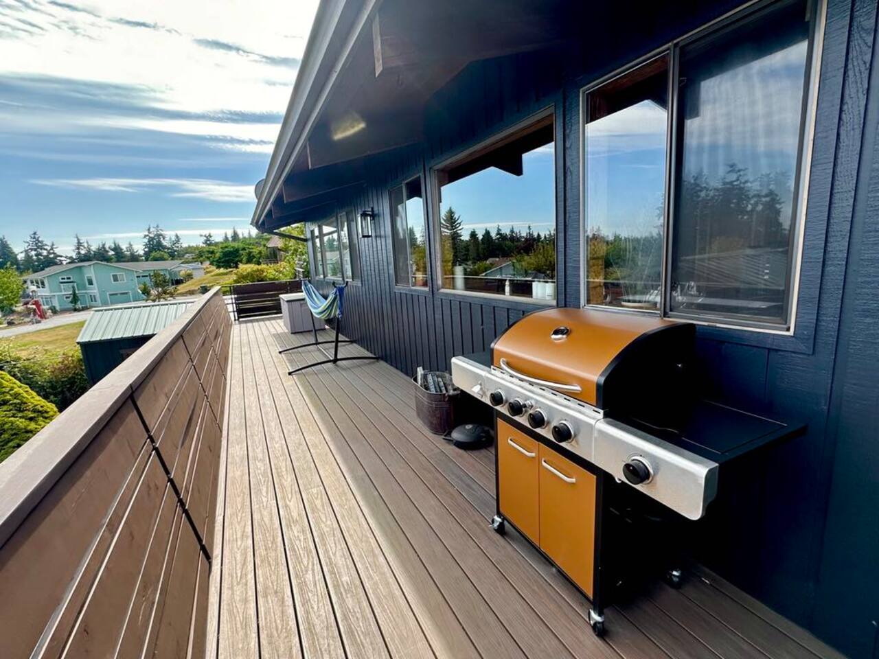 Pacwest Stays Lady Liberty Loft - Hot Tub 3BR/2BA