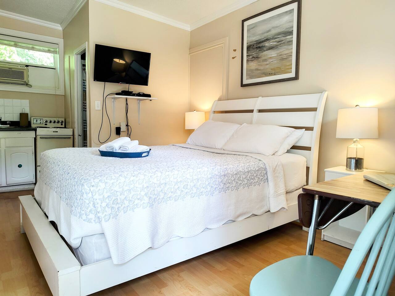 Couples beach getaway sleeps 2