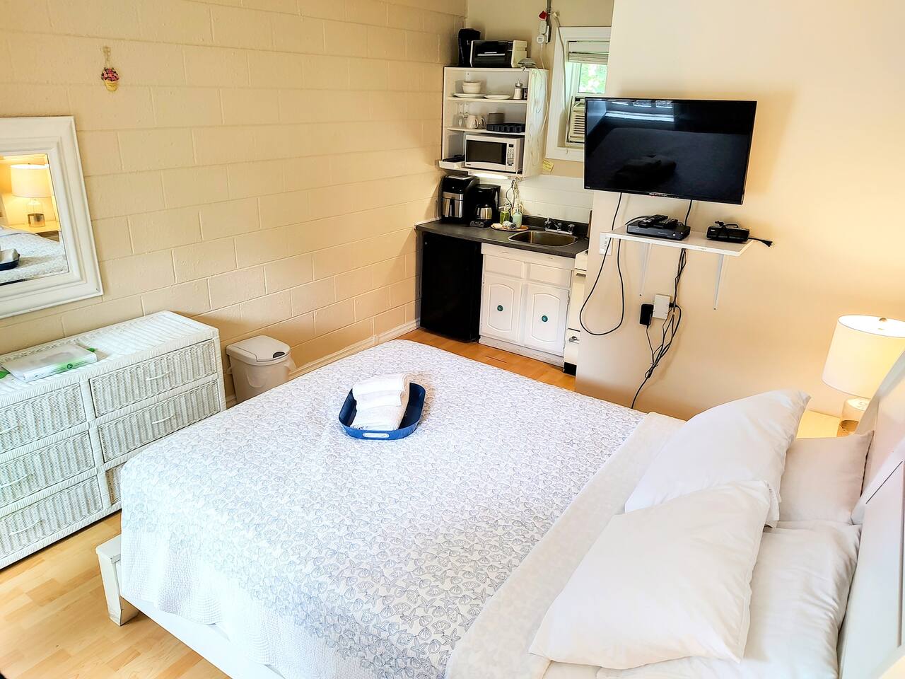 Couples beach getaway sleeps 2