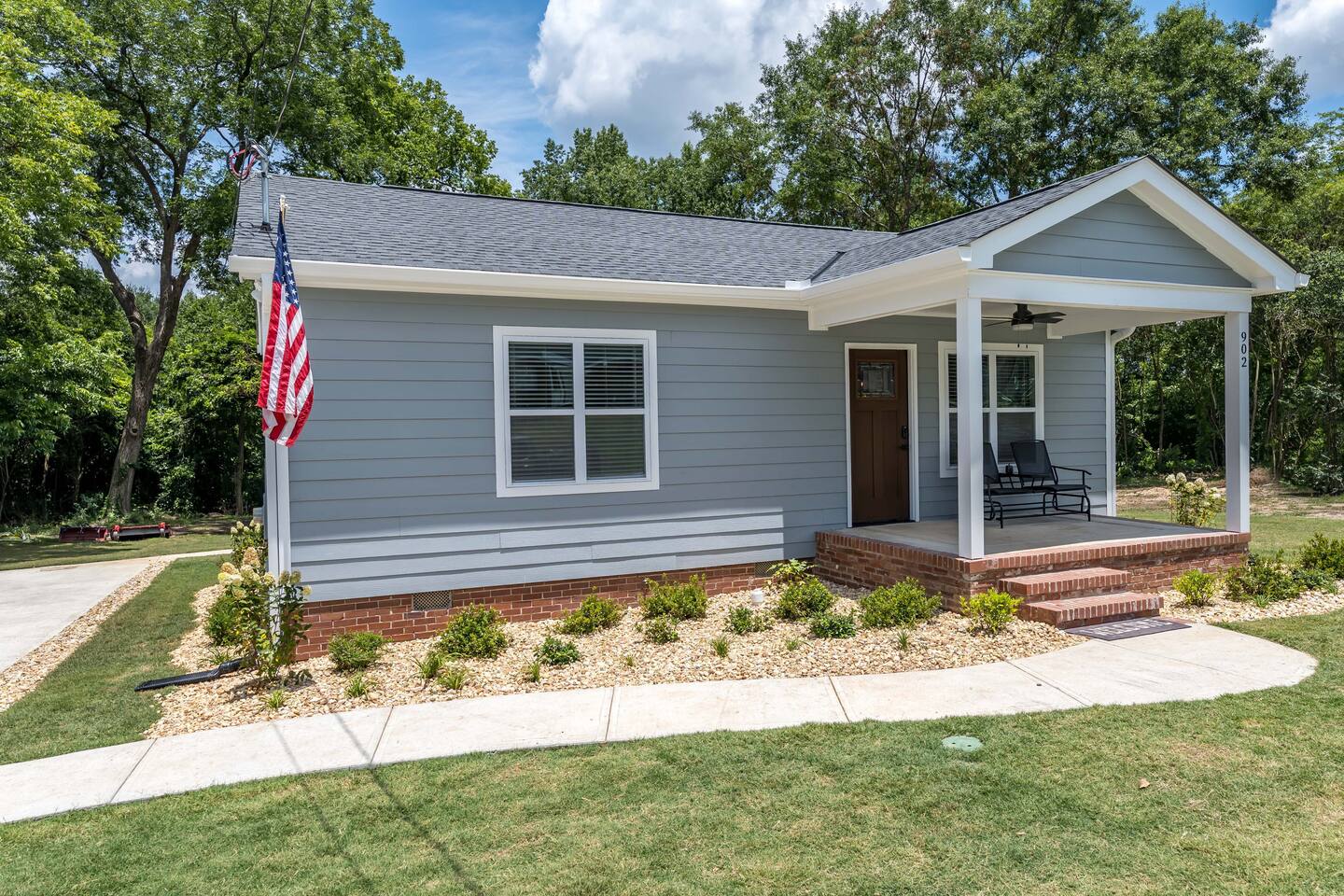 Southern Comfort Bungalow~ Cozy, Central, Charming — Phenix City — vacation rental