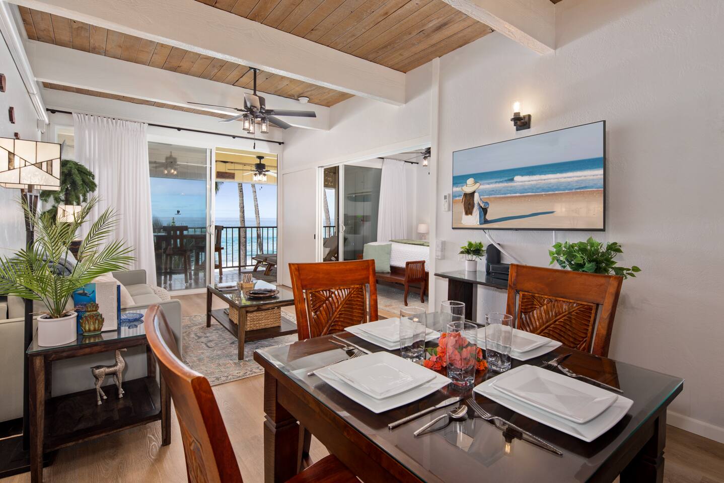 Ocean-front penthouse, sunsets, whales, surfers!