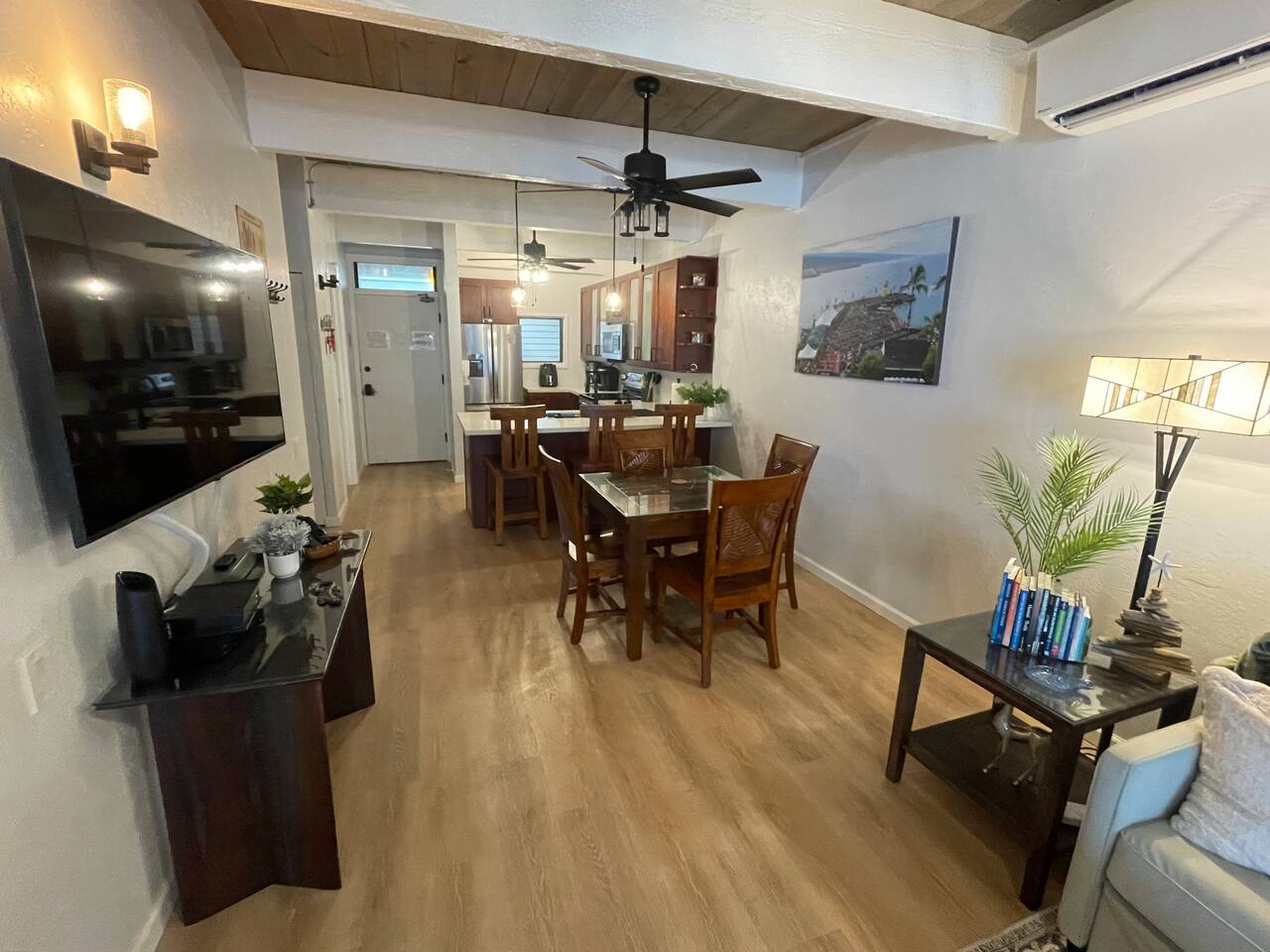 Ocean-front penthouse, sunsets, whales, surfers!
