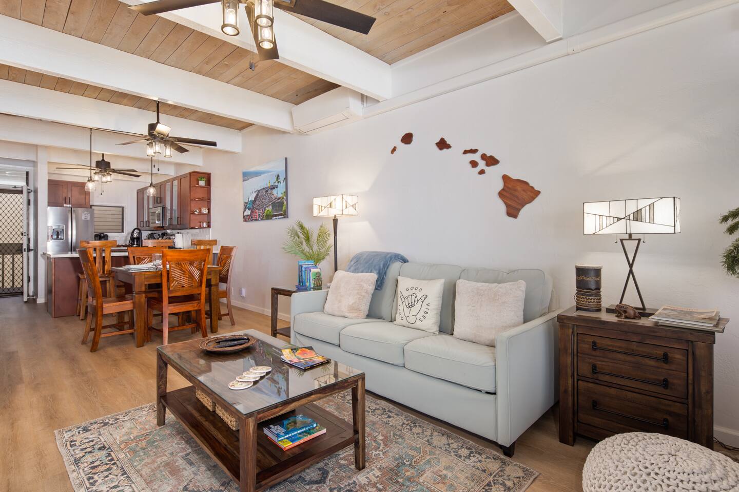 Ocean-front penthouse, sunsets, whales, surfers!
