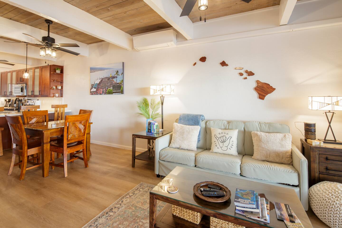 Ocean-front penthouse, sunsets, whales, surfers!