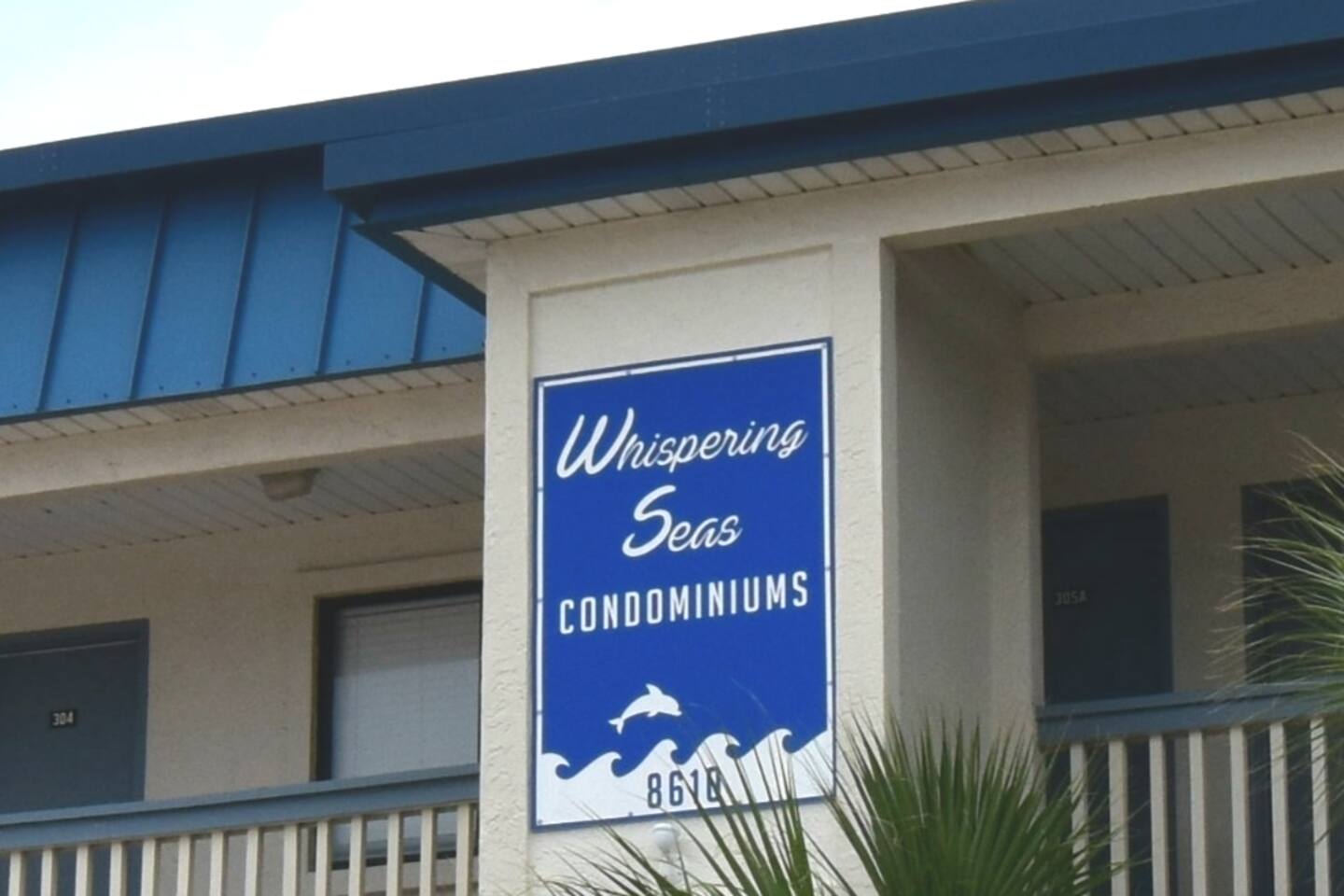 Whispering Seas 108- Oceanfront 2Br/2Bath with pool access. Ground floor with beach view- Sleeps 8.