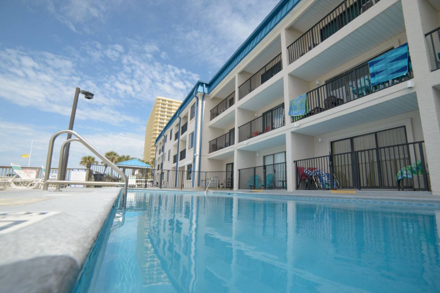 Whispering Seas 107- Oceanfront 2Br/2Bath with pool access. Ground floor with beach view- Sleeps 8.