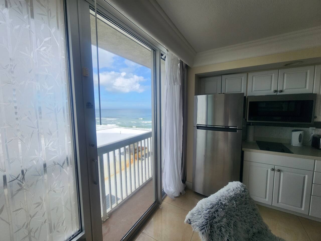Oceanview Oasis w/kitchen & pool