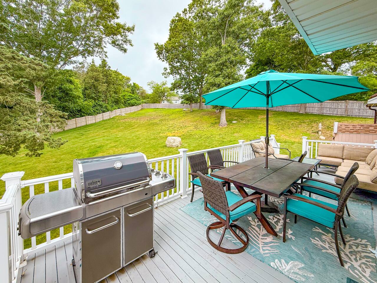 Stunning Design|7minWalk to Beach|Lg BackYard|Deck
