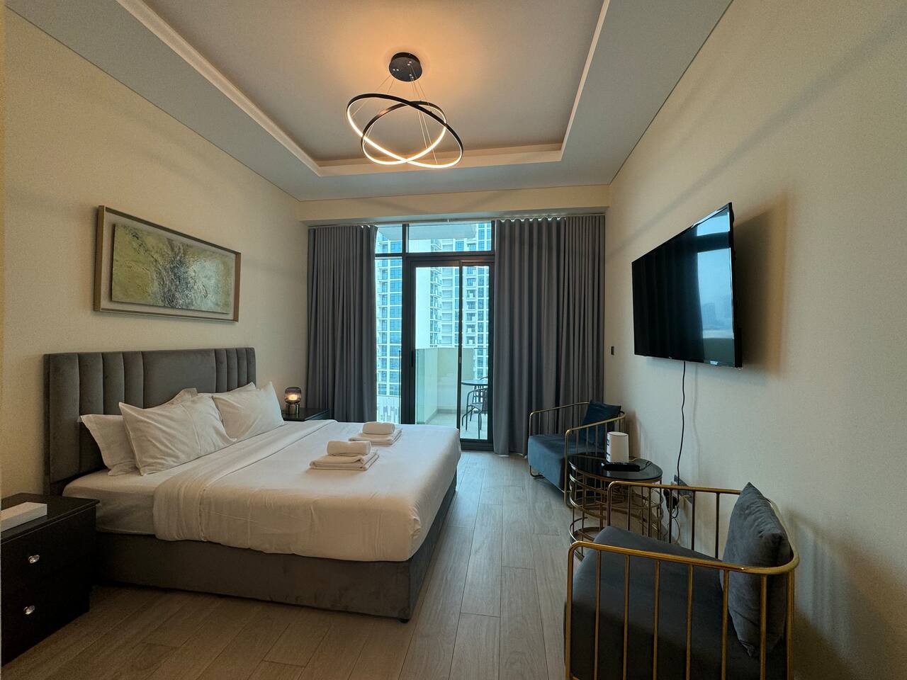 AshriHH Modern Studio in Azizi Farhad Al Jaddaf Area
