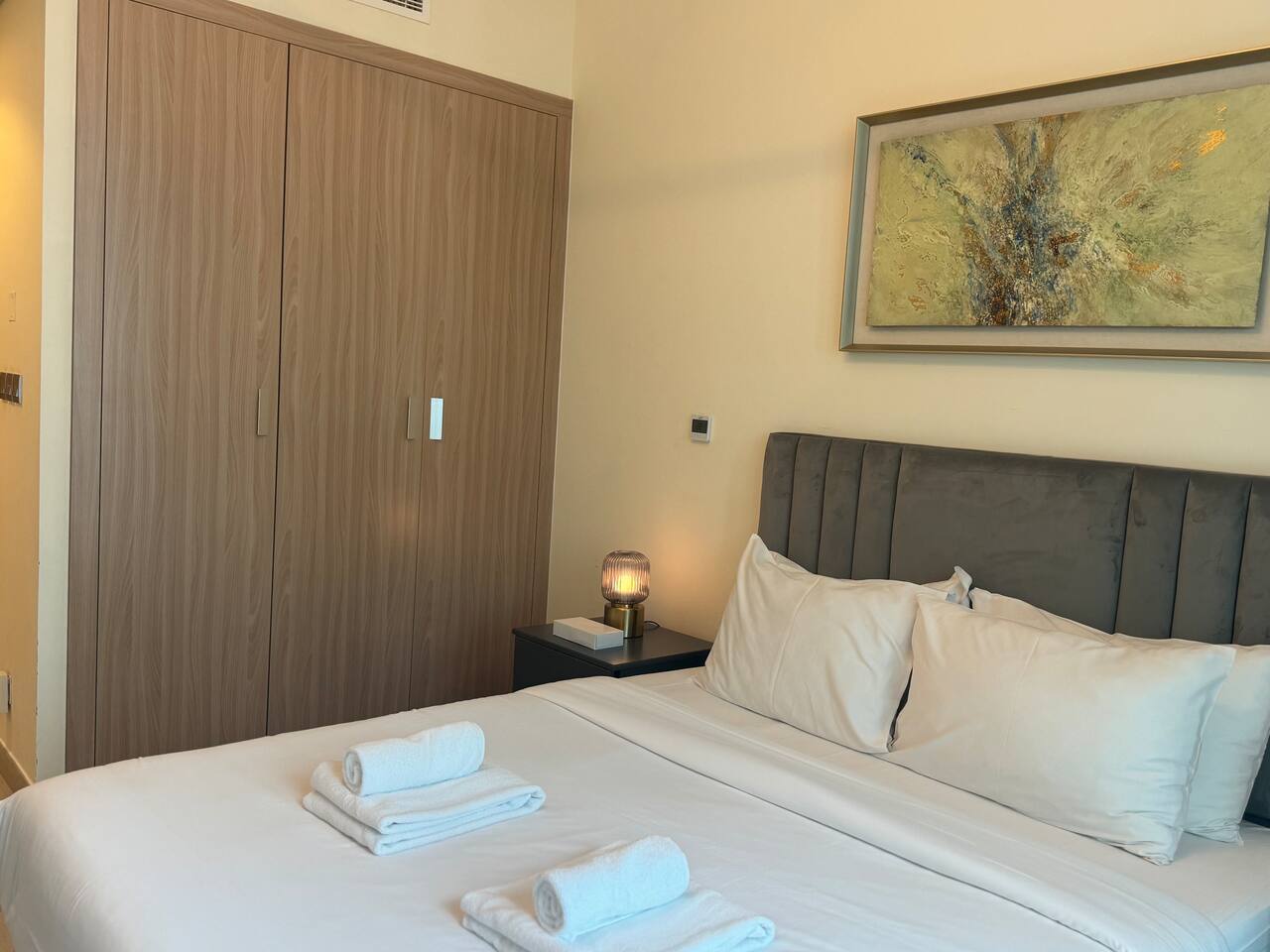 AshriHH Modern Studio in Azizi Farhad Al Jaddaf Area