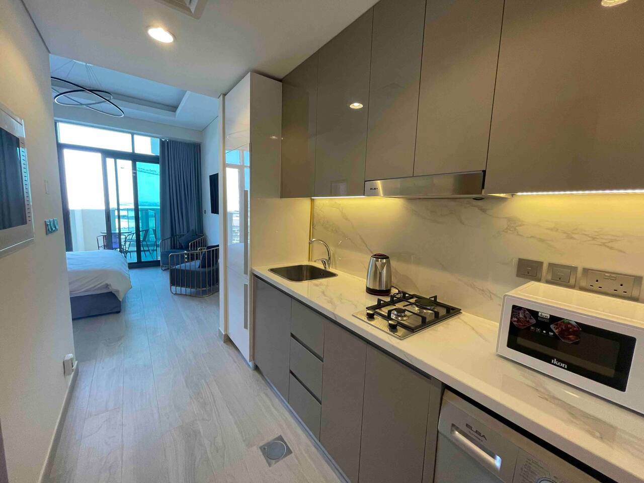 AshriHH Modern Studio in Azizi Farhad Al Jaddaf Area