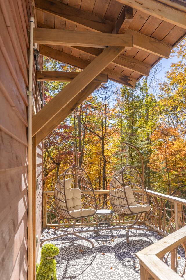 Forest Haven | Private Deck | Teak Master Suite