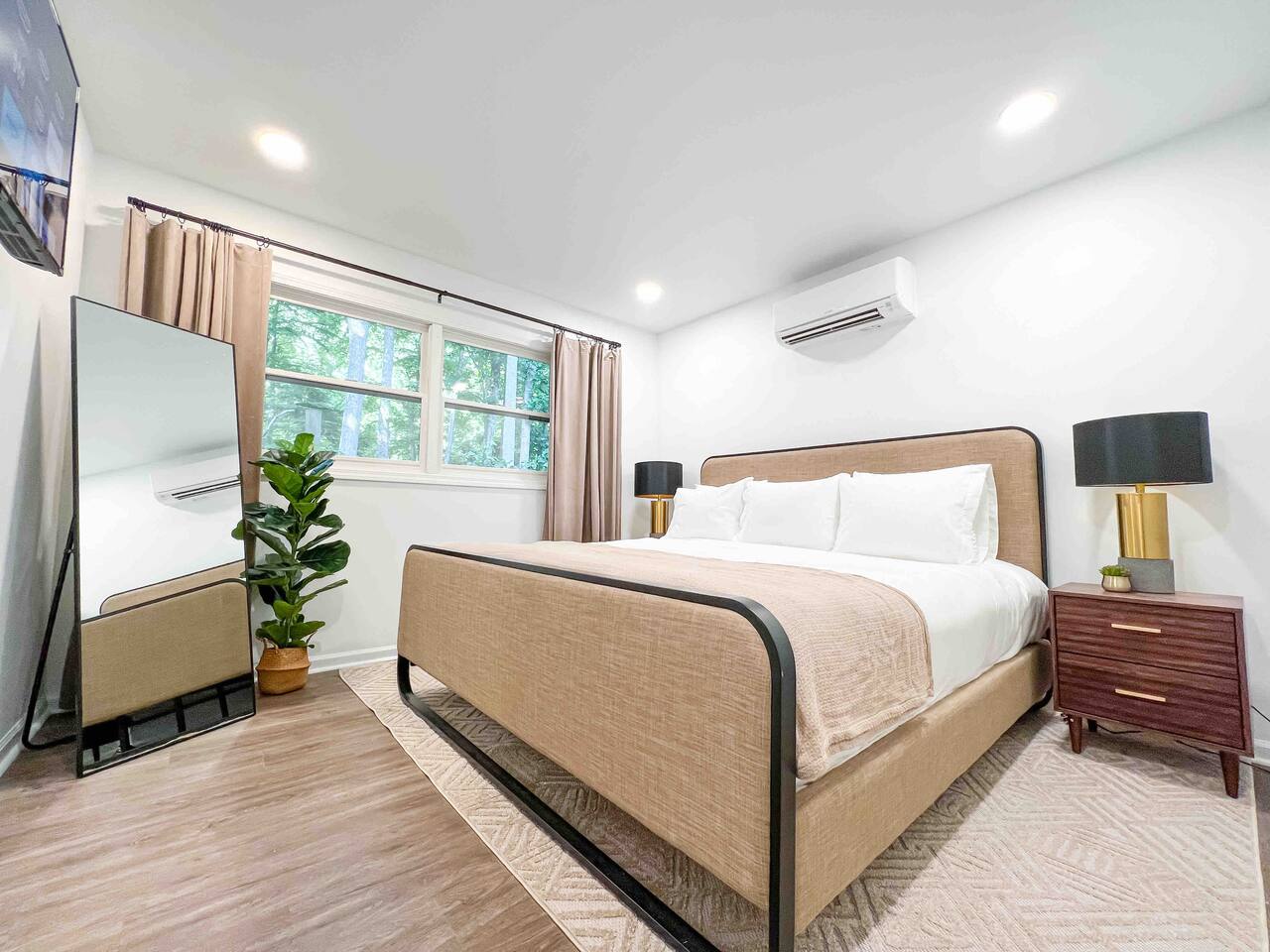 Forest Haven | Private Deck | Teak Master Suite