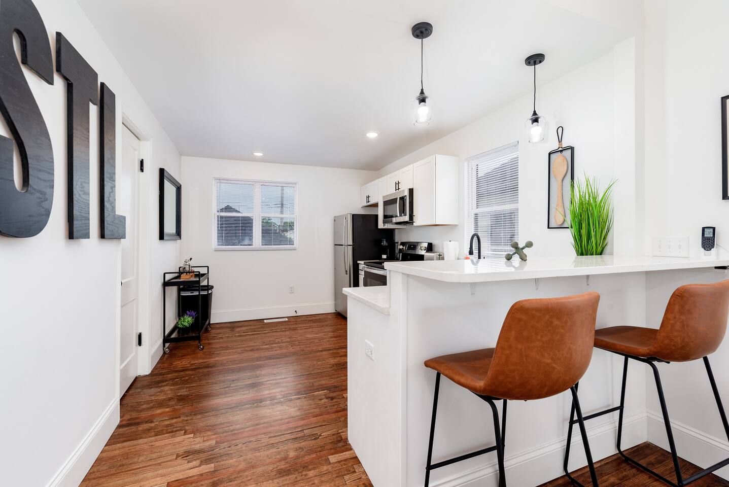 The Hill/Dogtown Stylish Retreat