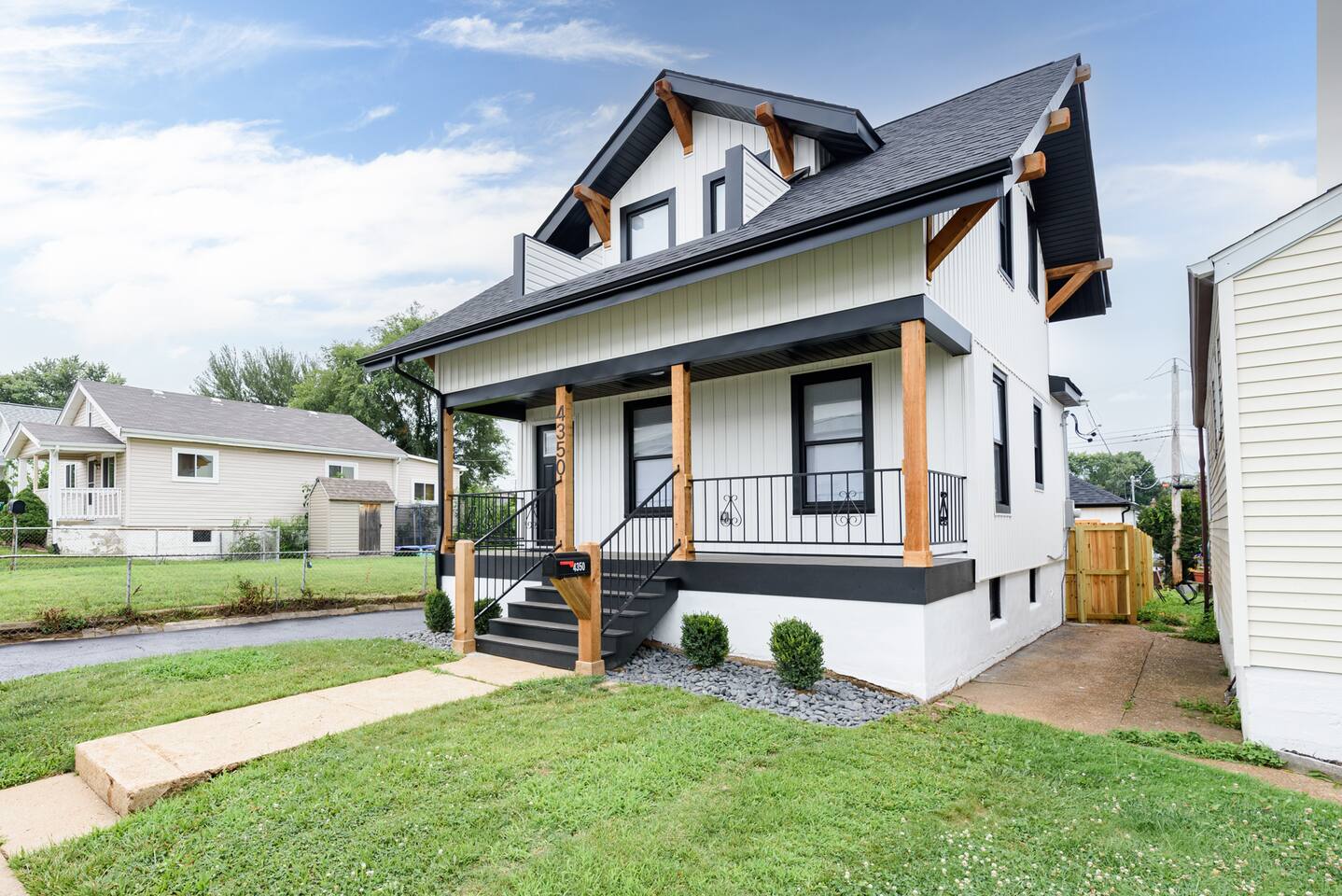 The Hill/Dogtown Stylish Retreat