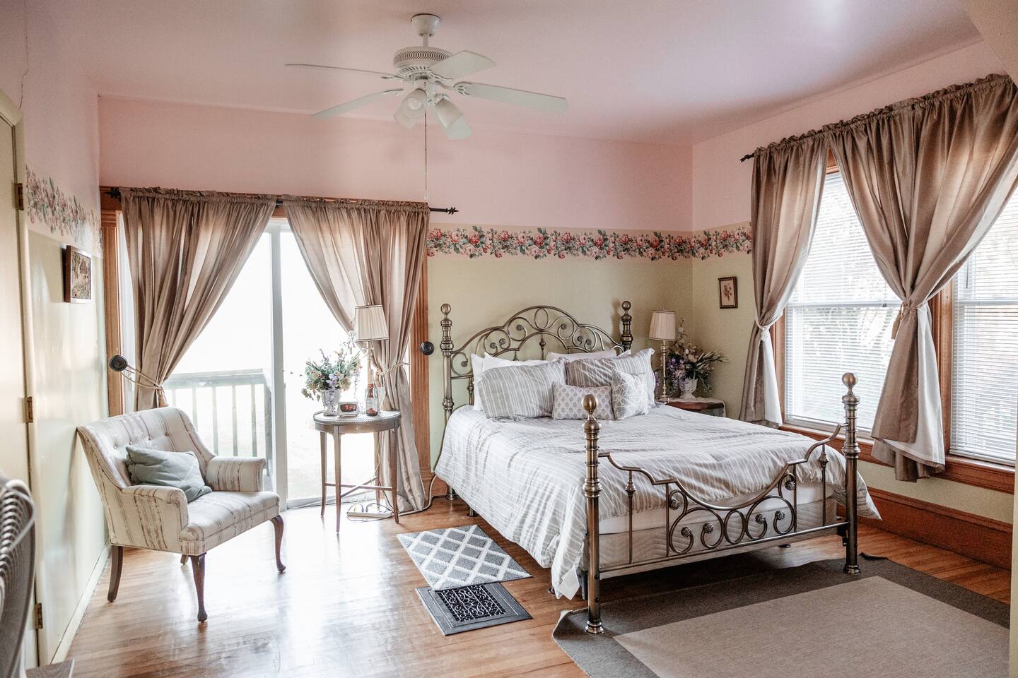 2BR Charming Applebrook w/ Stunning Mountain Views