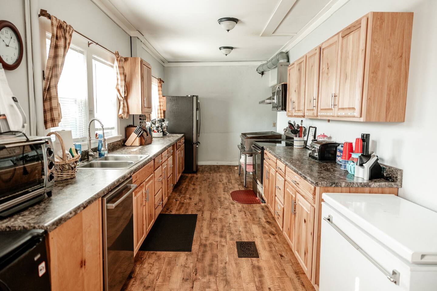 11BR Historical Home for Large Groups & Families