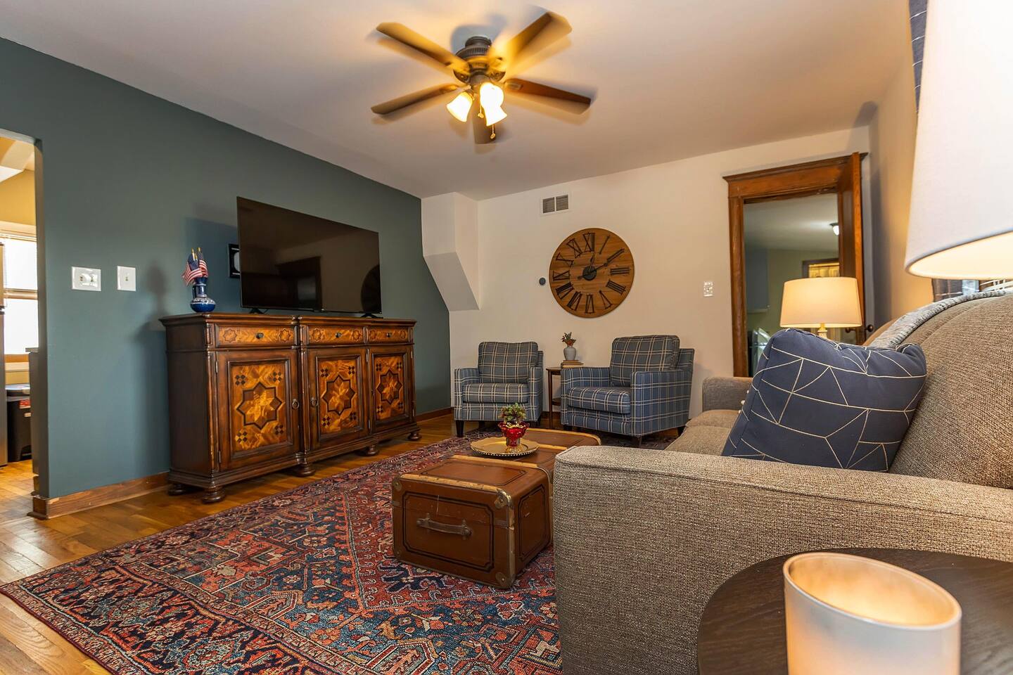 Close to Downtown | 2 King Beds | Huge Backyard