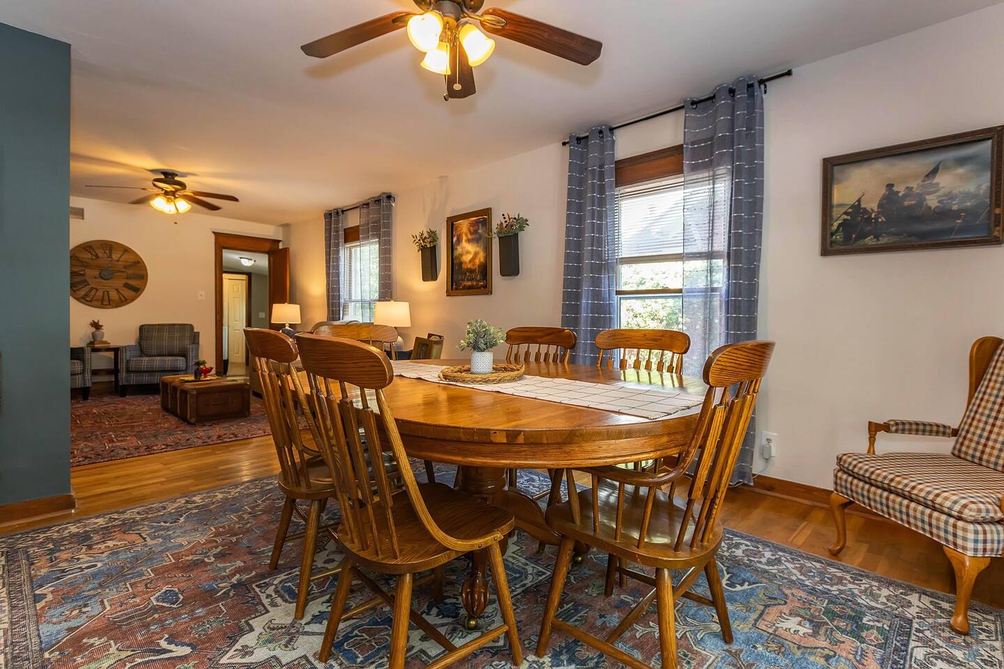 Close to Downtown | 2 King Beds | Huge Backyard