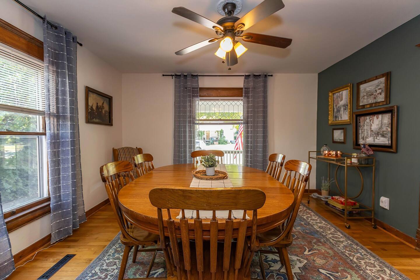 Close to Downtown | 2 King Beds | Huge Backyard
