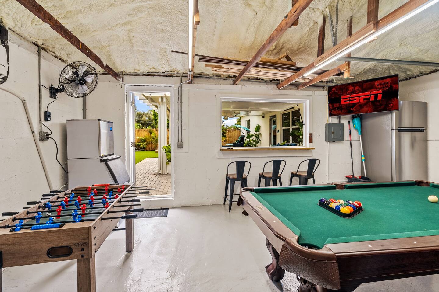 FIFA! Bio-Hackers! Pool, Sauna, ColdPlunge, HotTub