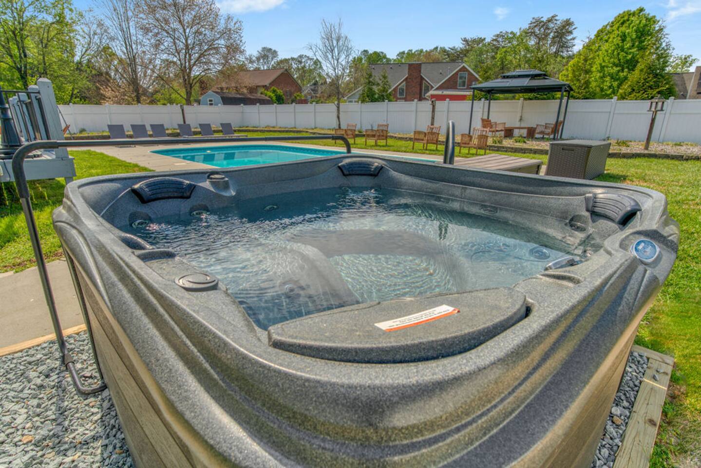 Hot tub | Fire-pit | Pool Table | Heated Pool