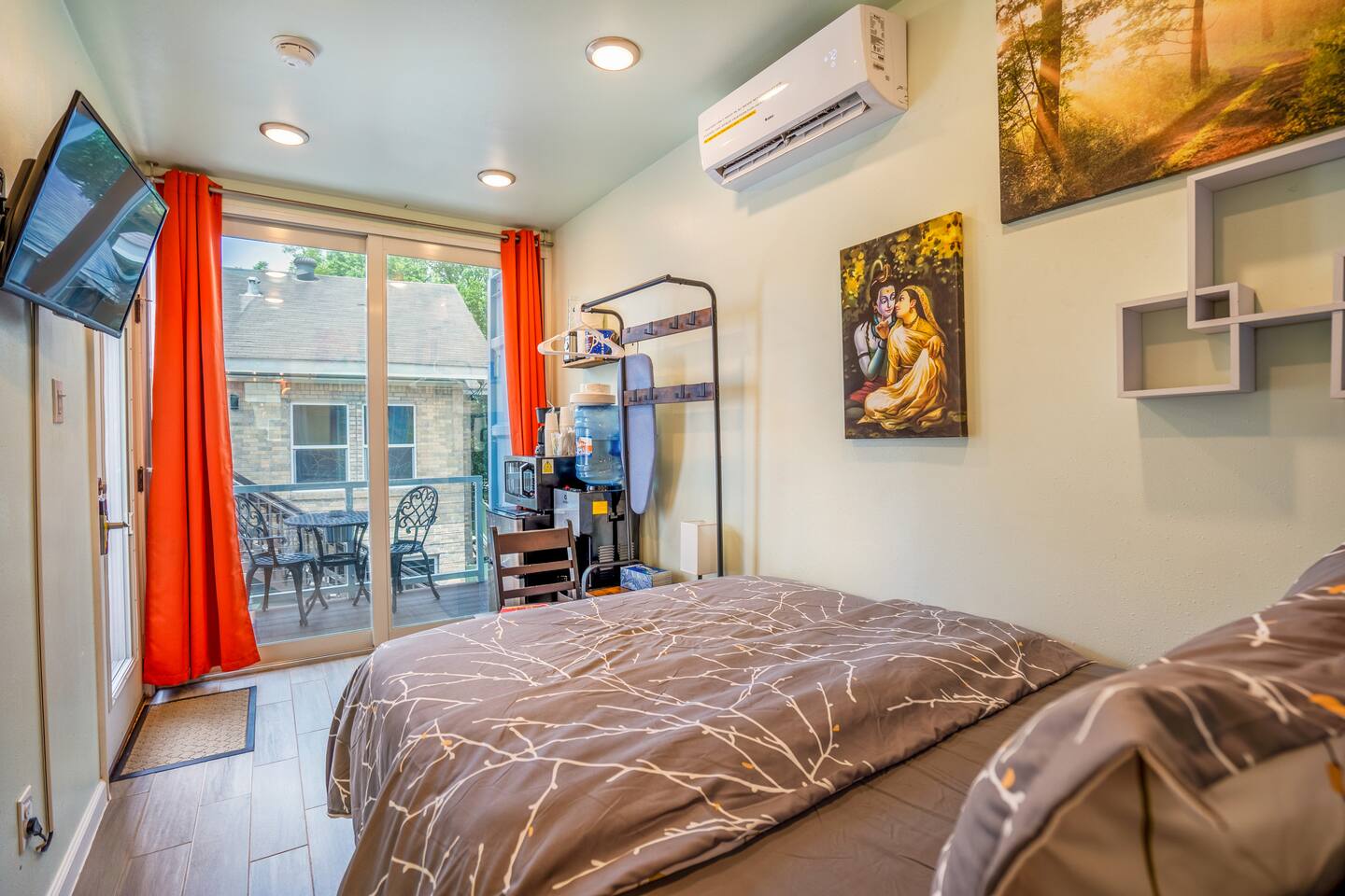 East Downtown Micro-luxe Container Living Pod #9