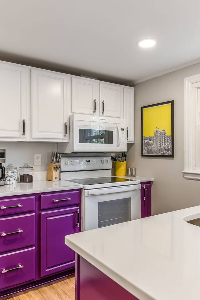 2BR Creekside retreat in Burlington | BBQ Grill